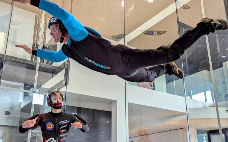 Pourquoi le mois d’août est idéal pour une première expérience de vol indoor chez Airspace à Charleroi ?